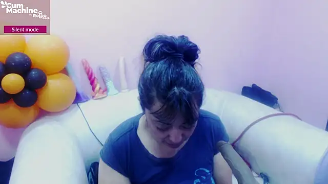 Snapshot of Drool_Sucker chatting on November 4, 12:26 pm Drool Sucker online show from November 4, 12:26 pm