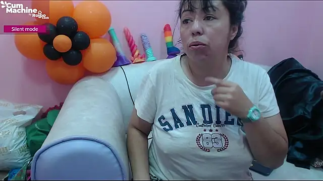 Snapshot of Drool_Sucker chatting on November 9, 12:47 pm Drool Sucker online show from November 9, 12:47 pm