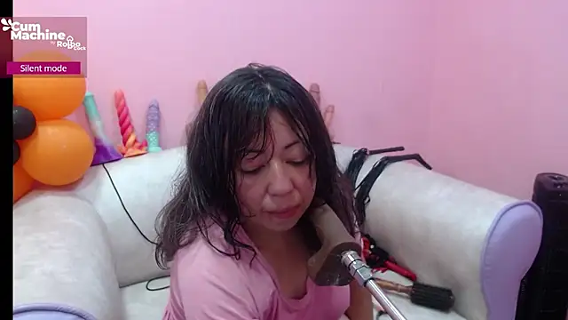 Snapshot of Drool_Sucker chatting on November 16, 12:22 pm Drool Sucker online show from November 16, 12:22 pm