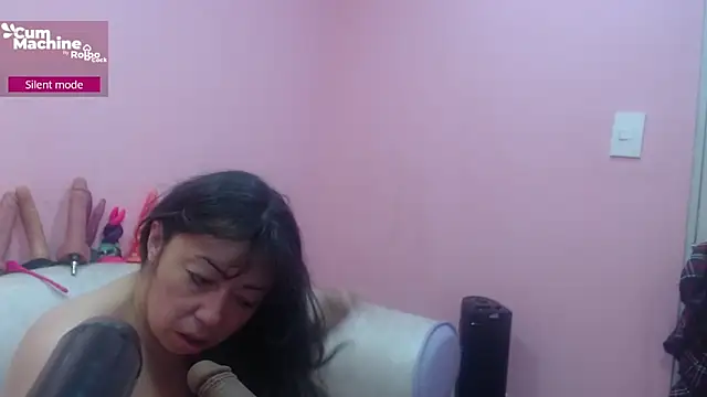 Snapshot of Drool_Sucker chatting on November 24, 12:38 pm Drool Sucker online show from November 24, 12:38 pm