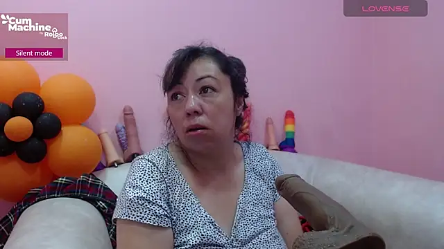 Snapshot of Drool_Sucker chatting on November 26, 12:39 pm Drool Sucker online show from November 26, 12:39 pm