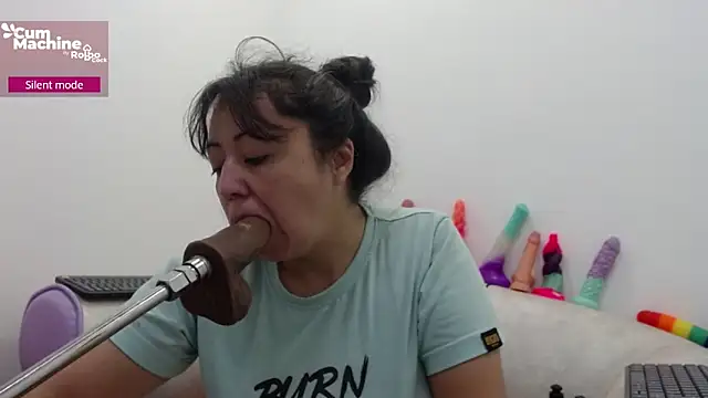 Snapshot of Drool_Sucker chatting on December 18, 12:00 pm Drool Sucker online show from December 18, 12:00 pm