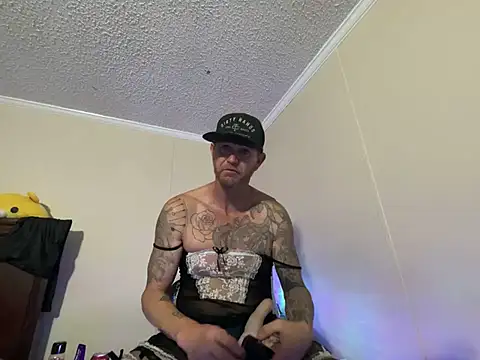 Snapshot of tattoofly563 chatting on January 27, 2:35 pm tattoofly563 online show from January 27, 2:35 pm