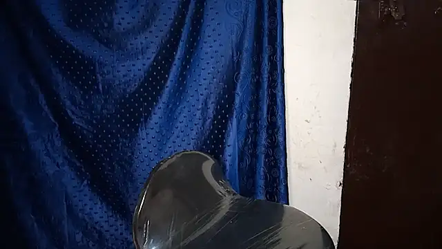 Snapshot of Sheela_oshovadi chatting on December 4, 10:24 am Sheela oshovadi online show from December 4, 10:24 am