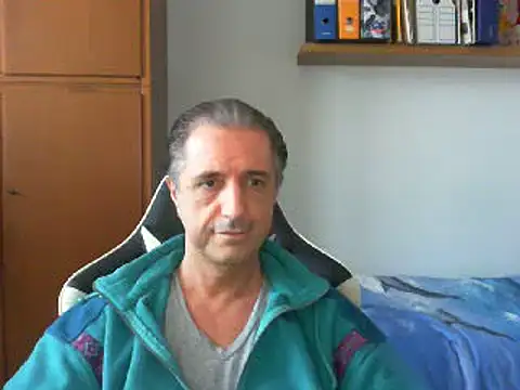 Snapshot of lliuk70mi chatting on December 16, 2:49 pm lliuk70mi online show from December 16, 2:49 pm