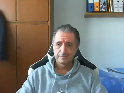 Snapshot of lliuk70mi chatting on December 30, 12:09 pm lliuk70mi online show from December 30, 12:09 pm