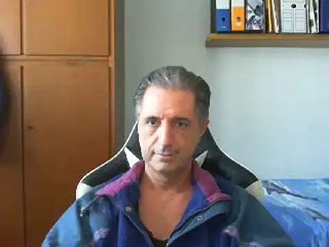 Snapshot of lliuk70mi chatting on January 12, 12:55 pm lliuk70mi online show from January 12, 12:55 pm