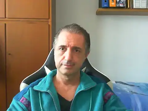 Snapshot of lliuk70mi chatting on March 5, 3:07 pm lliuk70mi online show from March 5, 3:07 pm