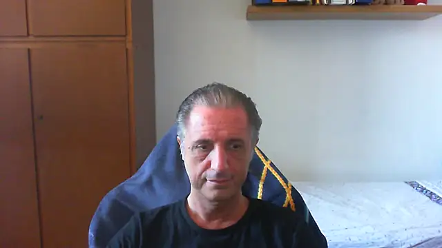 Snapshot of lliuk70mi chatting on June 13, 2:15 pm lliuk70mi online show from June 13, 2:15 pm