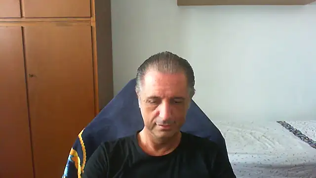 Snapshot of lliuk70mi chatting on June 15, 12:40 pm lliuk70mi online show from June 15, 12:40 pm