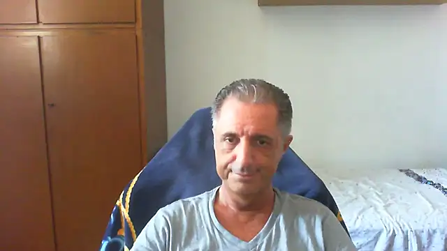 Snapshot of lliuk70mi chatting on June 19, 11:47 am lliuk70mi online show from June 19, 11:47 am