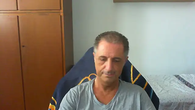 Snapshot of lliuk70mi chatting on June 20, 12:08 pm lliuk70mi online show from June 20, 12:08 pm