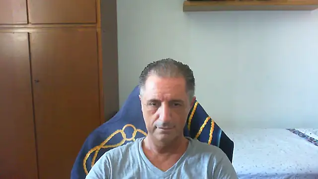 Snapshot of lliuk70mi chatting on June 22, 11:51 am lliuk70mi online show from June 22, 11:51 am