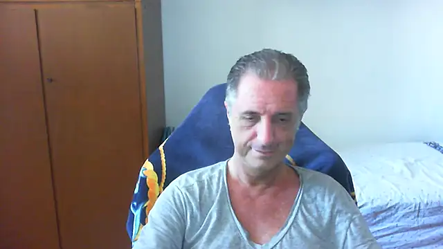 Snapshot of lliuk70mi chatting on July 2, 12:55 pm lliuk70mi online show from July 2, 12:55 pm