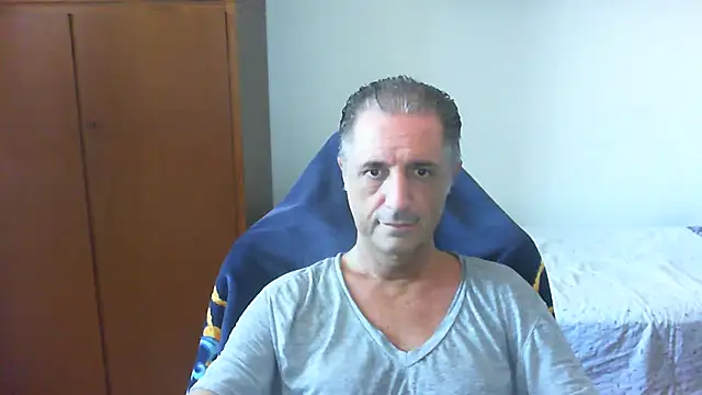 Snapshot of lliuk70mi chatting on July 4, 1:06 pm lliuk70mi online show from July 4, 1:06 pm