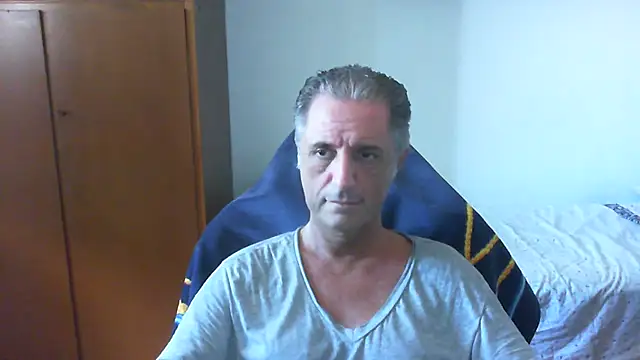 Snapshot of lliuk70mi chatting on July 5, 12:56 pm lliuk70mi online show from July 5, 12:56 pm
