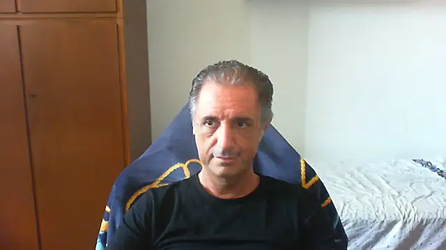 Snapshot of lliuk70mi chatting on July 28, 1:21 pm lliuk70mi online show from July 28, 1:21 pm