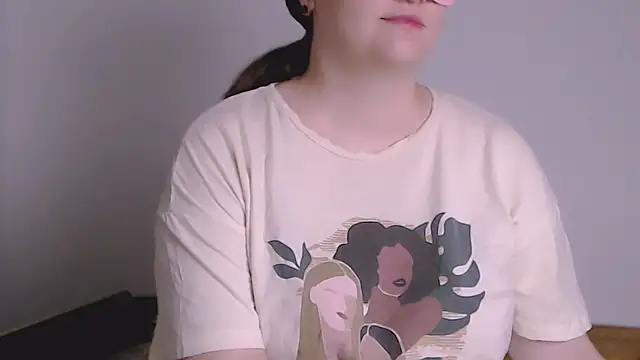 ChubbyMaia online show from June 21, 6:43 pm