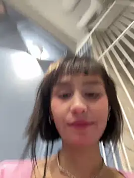 bigbabykiki online show from December 16, 6:10 am