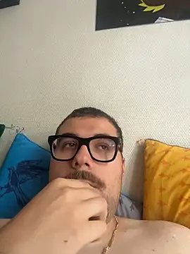 Snapshot of Gartengolem chatting on July 17, 9:27 am Gartengolem online show from July 17, 9:27 am