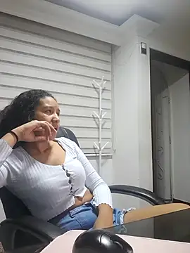 cute mia23 online show from January 28, 5:11 am