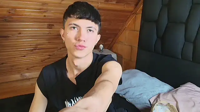 Justyn Ross online show from October 31, 11:06 pm