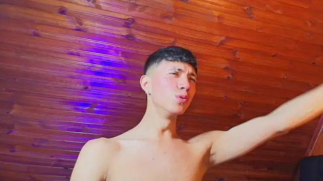 Justyn Ross online show from November 24, 8:19 pm