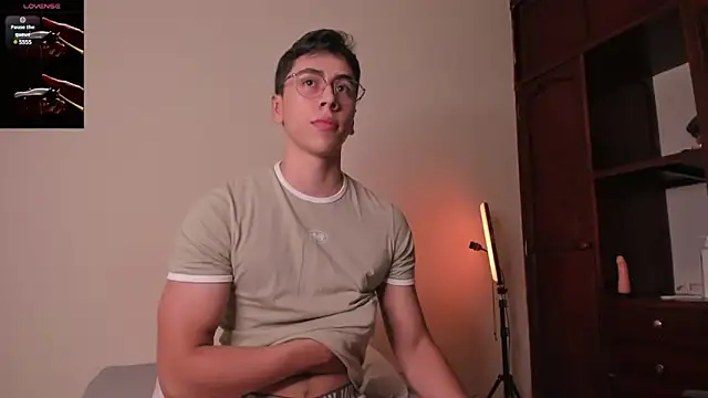 Snapshot of Alexx_oconnor chatting on January 13, 5:44 am Alexx oconnor online show from January 13, 5:44 am