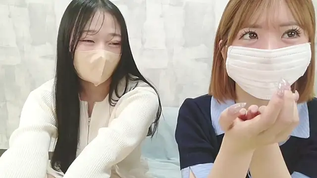 LOVE MOMO LOVE online show from May 5, 12:24 pm