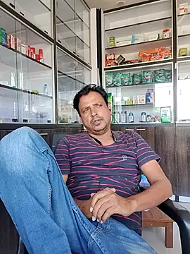 Snapshot of Raj1043 chatting on November 8, 6:24 am Raj1043 online show from November 8, 6:24 am