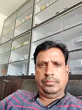 Snapshot of Raj1043 chatting on June 23, 5:27 am Raj1043 online show from June 23, 5:27 am