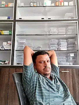 Snapshot of Raj1043 chatting on July 16, 6:52 am Raj1043 online show from July 16, 6:52 am