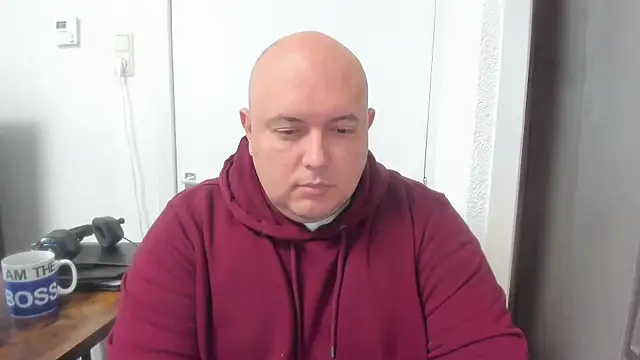 Snapshot of BigromeoXX chatting on December 28, 12:13 pm BigromeoXX online show from December 28, 12:13 pm