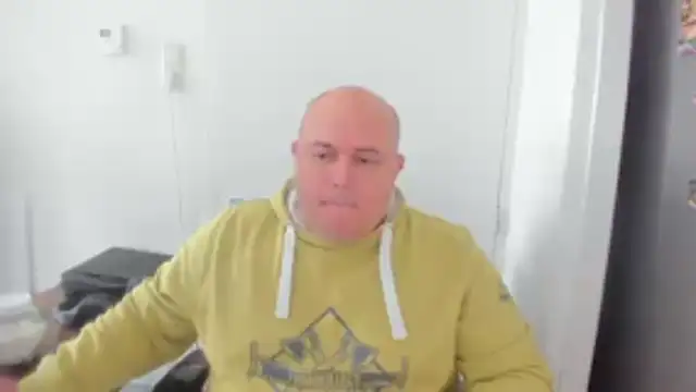 Snapshot of BigromeoXX chatting on October 25, 12:45 pm BigromeoXX online show from October 25, 12:45 pm