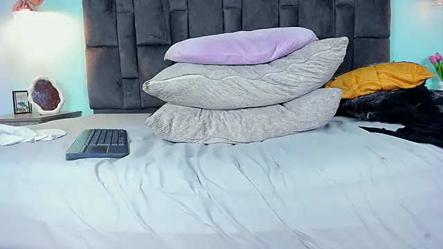 DulceAurora   online show from February 18, 5:42 am