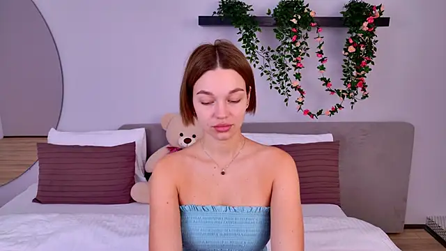 Snapshot of DanaLoved chatting on February 12, 7:44 am DanaLoved online show from February 12, 7:44 am