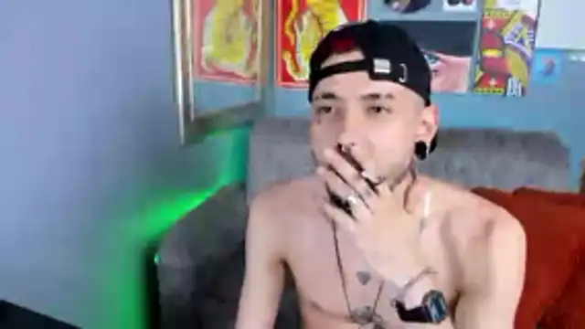 MurdockH online show from December 2, 8:37 pm