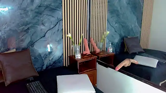 Isalombardi online show from February 12, 9:10 am