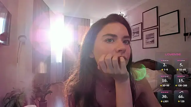 Snapshot of NicoleLuv chatting on May 19, 5:08 pm NicoleLuv online show from May 19, 5:08 pm