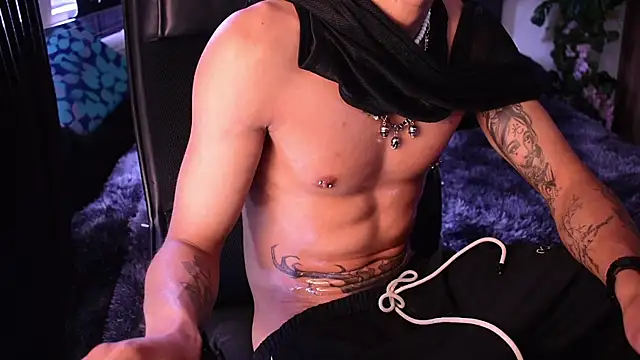 Snapshot of DemonKush-- chatting on June 30, 8:32 pm DemonKush-- online show from June 30, 8:32 pm