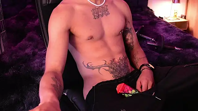 Snapshot of DemonKush-- chatting on July 16, 4:35 pm DemonKush-- online show from July 16, 4:35 pm