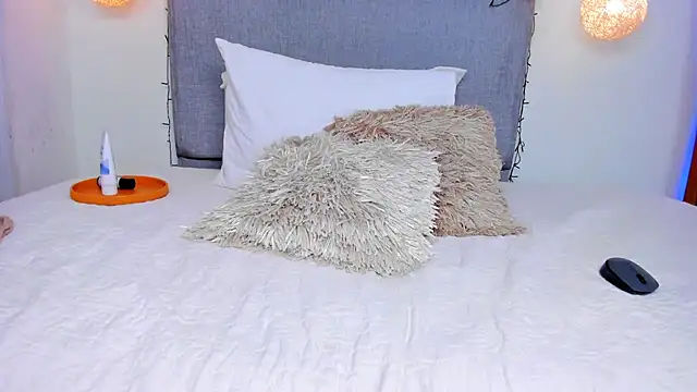 MeganCherryy online show from December 17, 12:34 am