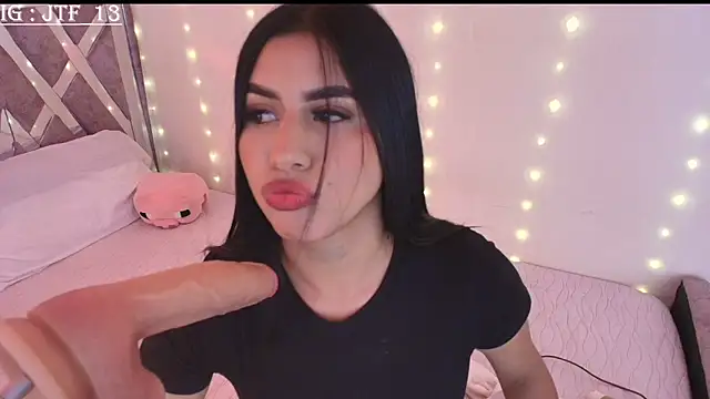 Snapshot of sweety_mariann1 chatting on March 18, 10:46 pm sweety mariann1 online show from March 18, 10:46 pm