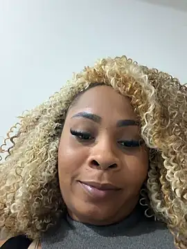 Snapshot of NatashaBenetti chatting on May 28, 12:08 am NatashaBenetti online show from May 28, 12:08 am