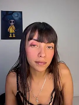 Snapshot of MiaGoth_ chatting on June 6, 1:21 am MiaGoth online show from June 6, 1:21 am