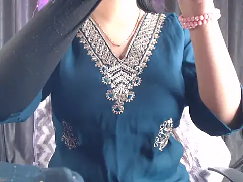 Snapshot of Sexy_Myra18 chatting on February 3, 12:57 pm Sexy Myra18 online show from February 3, 12:57 pm