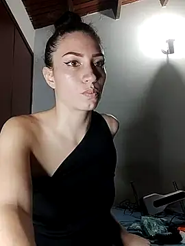 Snapshot of aurelialux chatting on February 19, 11:57 pm aurelialux online show from February 19, 11:57 pm