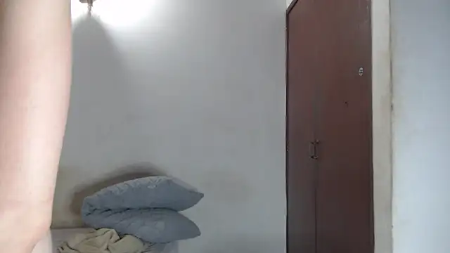 Snapshot of aurelialux chatting on March 5, 9:15 pm aurelialux online show from March 5, 9:15 pm