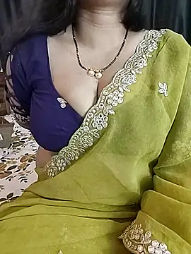 Snapshot of kaamuk_shweta chatting on May 5, 6:32 am kaamuk shweta online show from May 5, 6:32 am