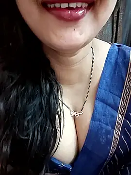 Snapshot of kaamuk_shweta chatting on May 18, 5:35 am kaamuk shweta online show from May 18, 5:35 am